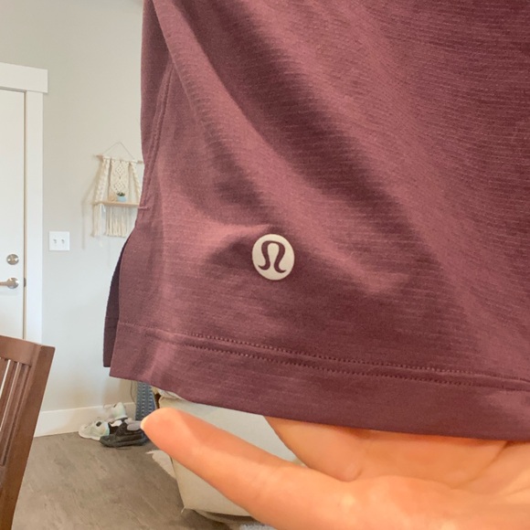 Lulu lemon t-shirt - Picture 2 of 2